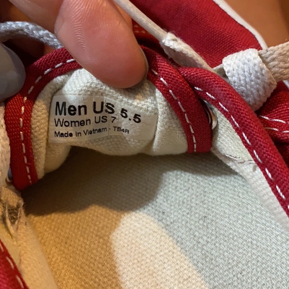 Vans - Picture 2 of 2